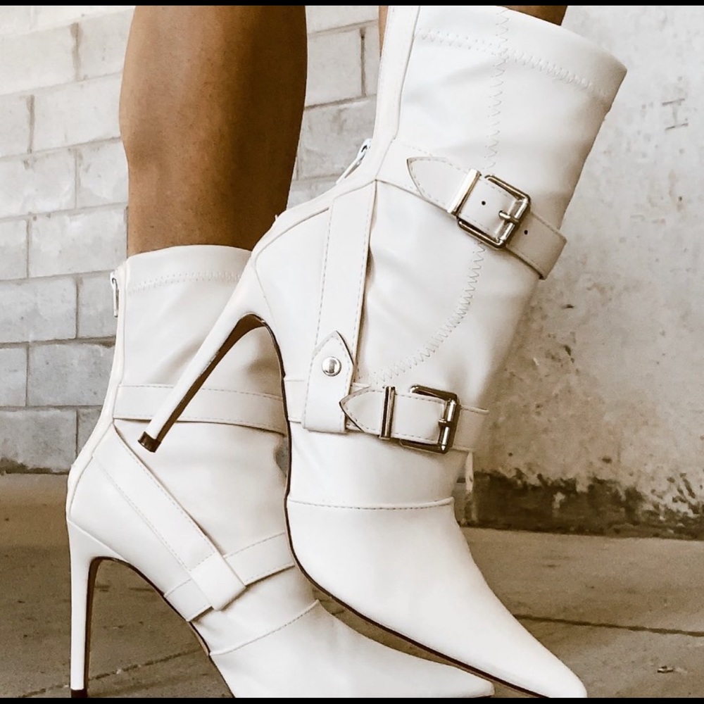 Boutique NEW white bootie!